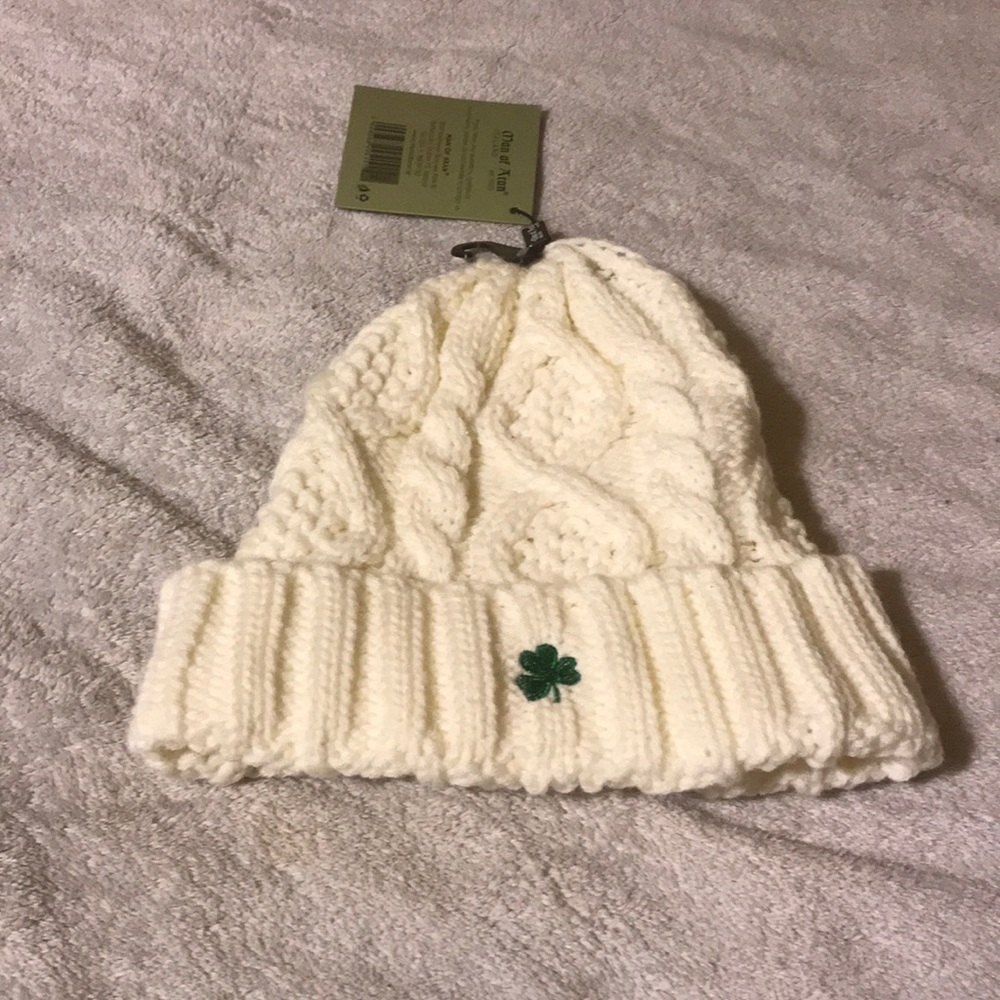 NWT White Knit Beanie With Shamrock